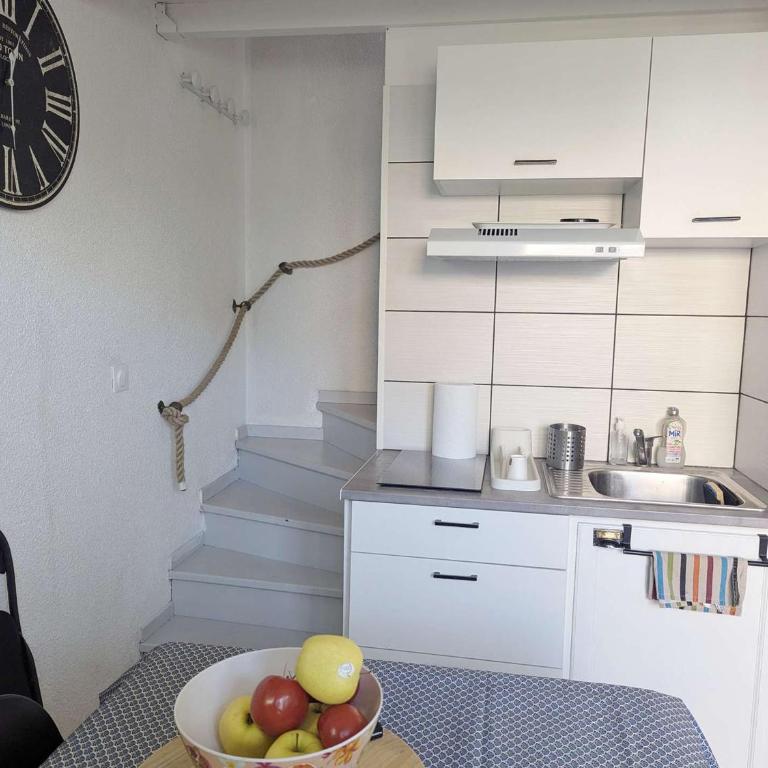 Maisonnette, piscine, clim - 5 pers. - FR-1-387-237 - Appartement - 3