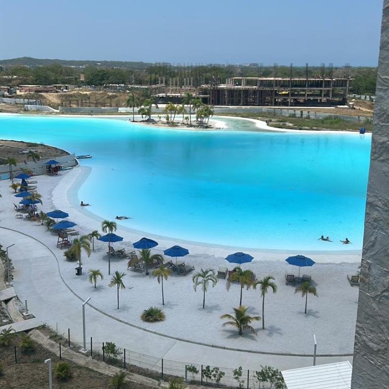 Beautiful apartment overlooking Kristal Bay - One-Bedroom Apartment - 2
