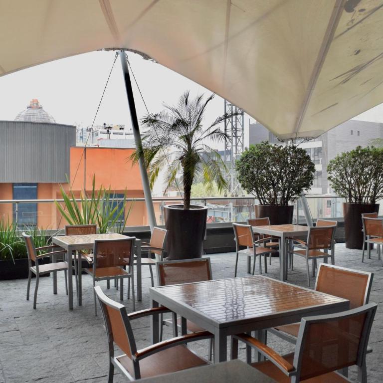 On Paseo de la Reforma, great location, luxurious, pool, gym - One-Bedroom Apartment - 40