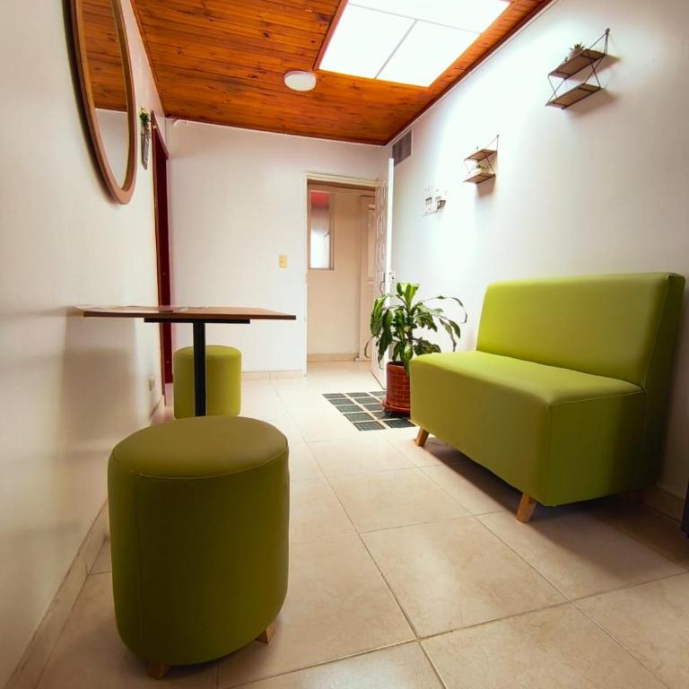 Luma Dorada - Habitación Individual con baño compartido - 11