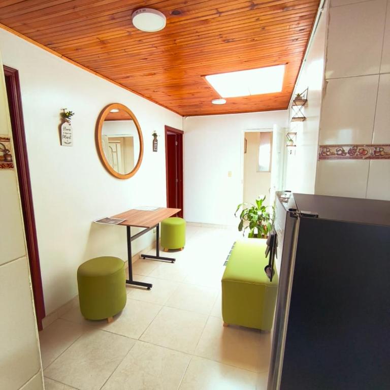 Luma Dorada - Habitación Individual con baño compartido - 14