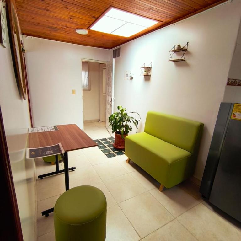 Luma Dorada - Habitación Individual con baño compartido - 15