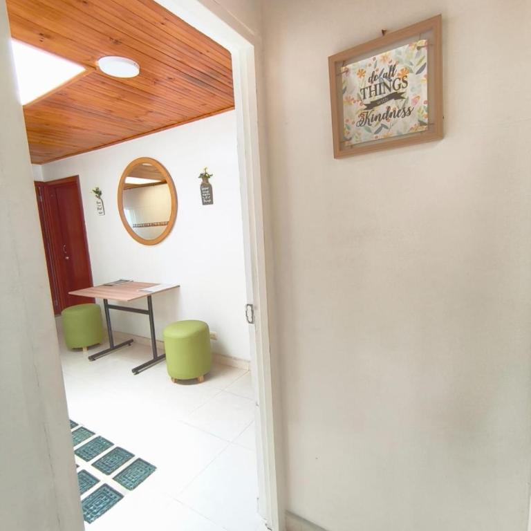Luma Dorada - Habitación Individual con baño compartido - 21