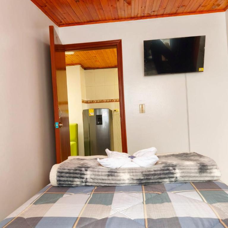 Luma Dorada - Habitación Individual con baño compartido - 9