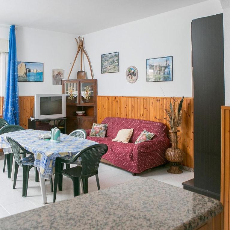 2 Bedroom Lovely Home In Santa Maria Del Focall - Maison 2 Chambres - 1