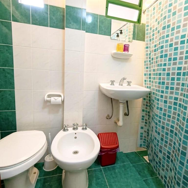 El Crestón Hotel - Habitación Familiar con baño privado - 3