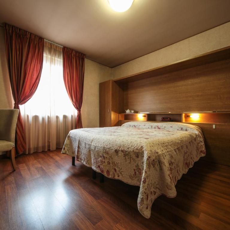 Hotel Roma - Camera Matrimoniale - 4