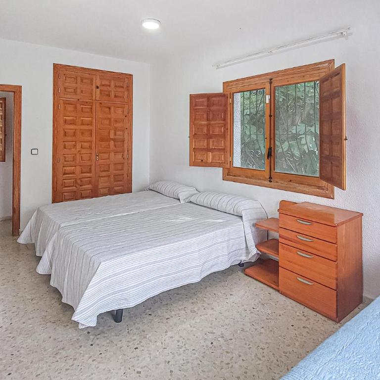 Gorgeous Home In Alicante - Three-Bedroom Townhouse - 7