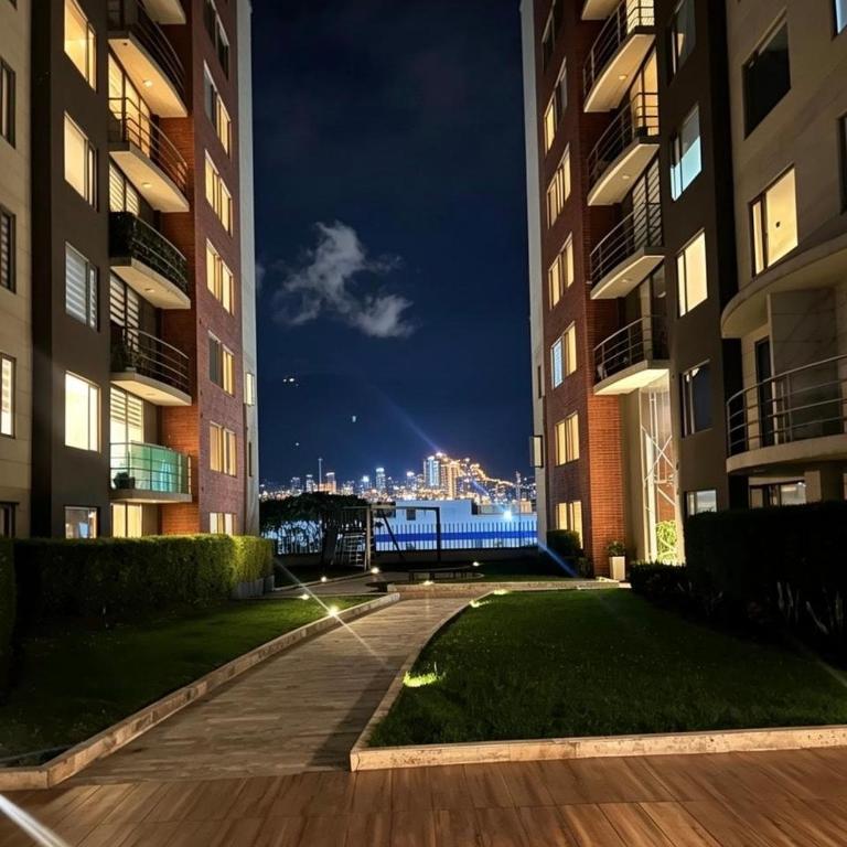 Acogedor departamento moderno en Isla Marchena - Apartamento de 2 dormitorios con balcón - 10