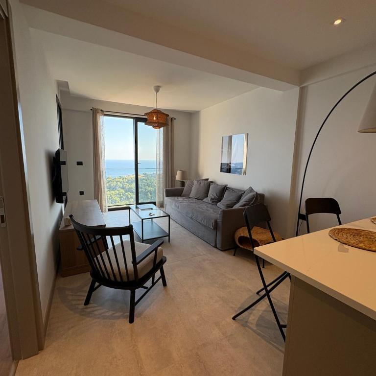 Panoramic Sea View - One-Bedroom Apartment - 6