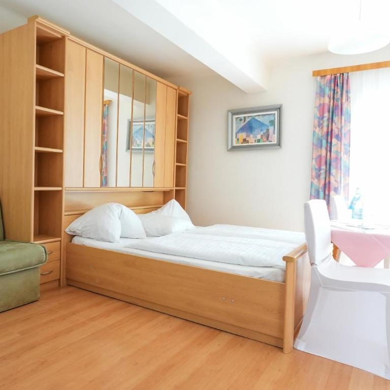 Strandhotel Pichler - Doppelzimmmer mit Südbalkon - 8