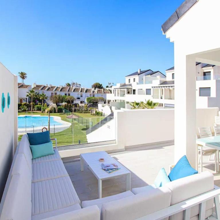Duplex with ocean views, pool, and beach 100m away - Apartamento de 3 dormitorios - 1