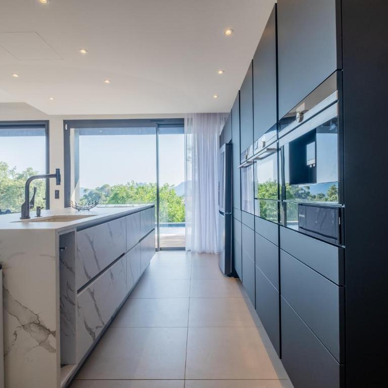 Architect-Designed House Heated Pool and Sea View - Villa - 4