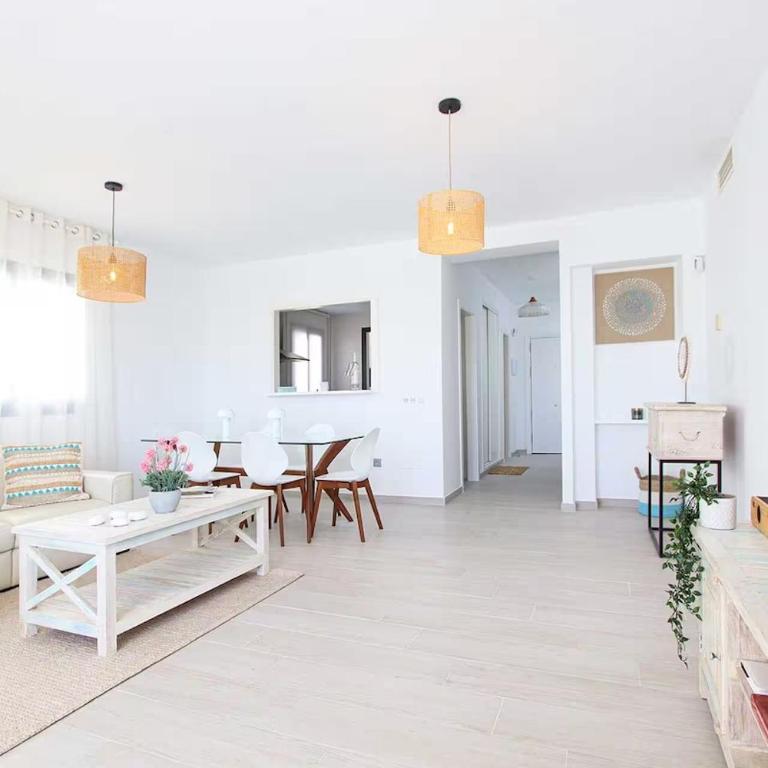Duplex with ocean views, pool, and beach 100m away - Apartamento de 3 dormitorios - 7