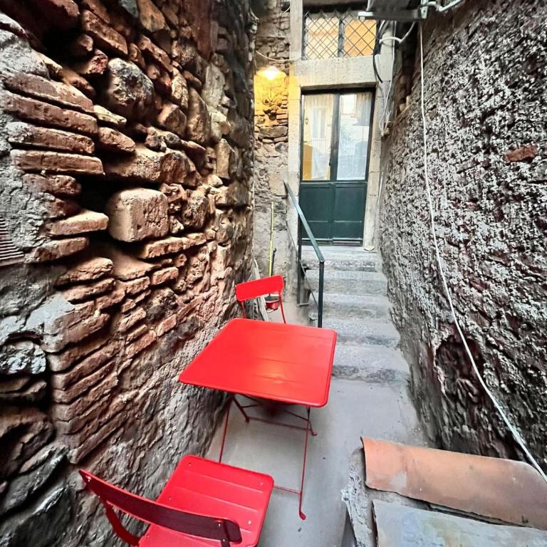 Casa Lavica - Two-Bedroom House - 9