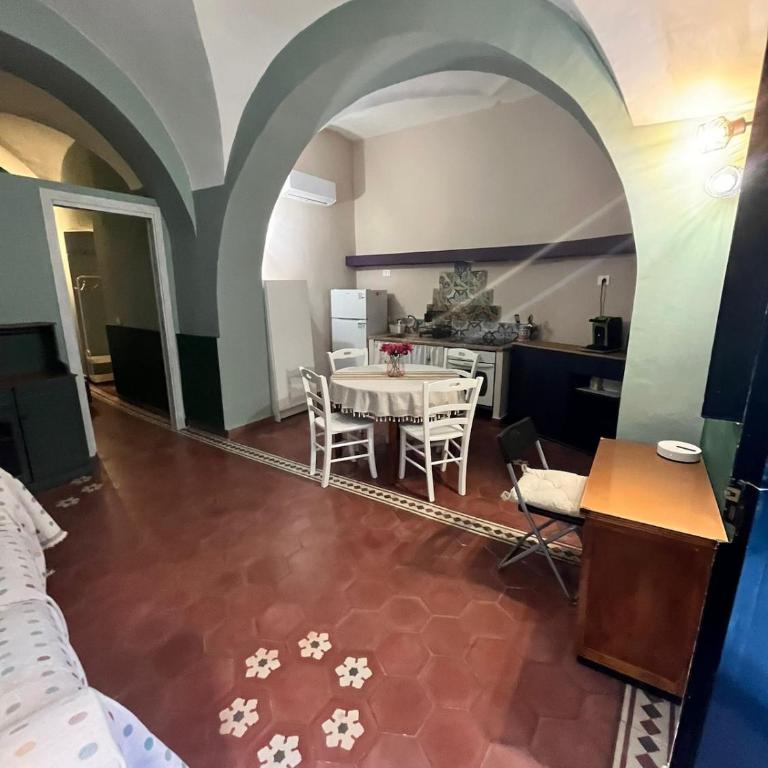 Casa Lavica - Two-Bedroom House - 3