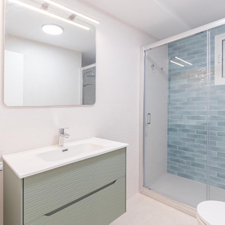 Recién reformado con vistas en calle del Mar - Apartamento de 3 dormitorios con vistas al mar - 22