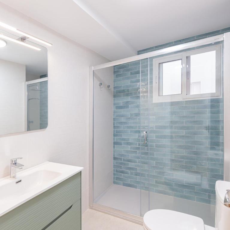 Recién reformado con vistas en calle del Mar - Apartamento de 3 dormitorios con vistas al mar - 26