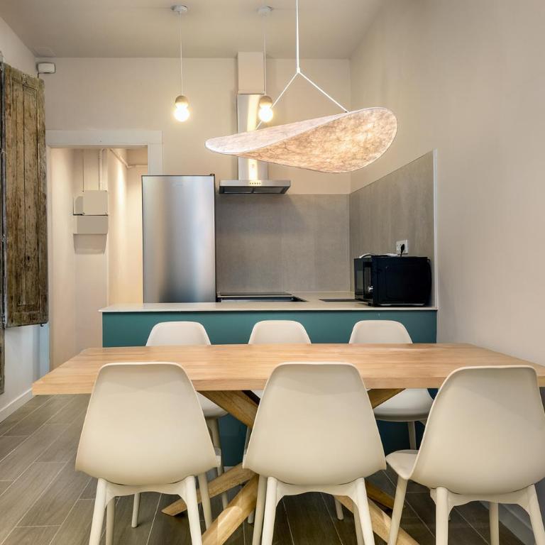 Montcada Born Apartment A - Three-Bedroom Apartment - 9