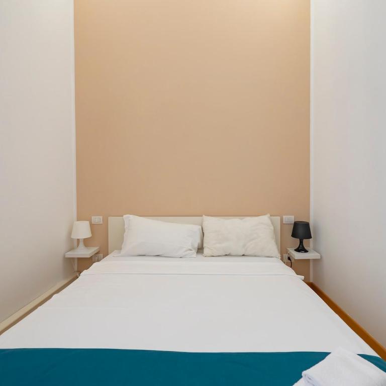 Xenia - 2 rooms apt in Via Melloni 40 - Appartamento con 1 Camera da Letto - 2