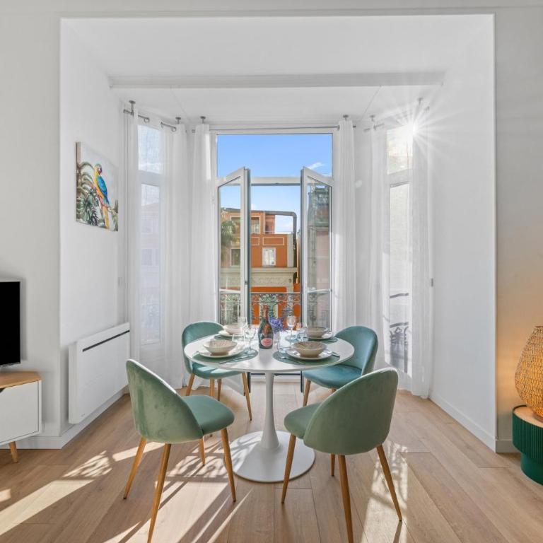 LE ZENITUDE Studio central à deux pas de la mer - Appartement - 24