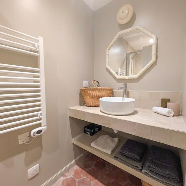 Lou Pitchoun - Studio avec courette, calme & plein centre d'Aix - Appartement - 12