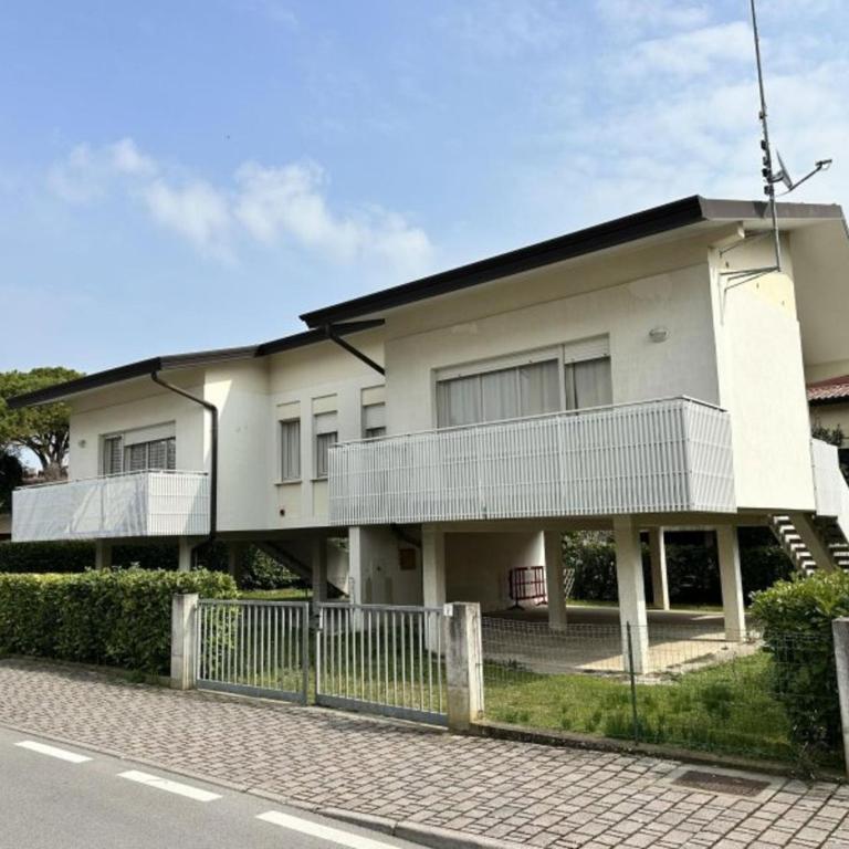 Relaxing holiday flat for a cozy stay in Bibione - Apartment - 1