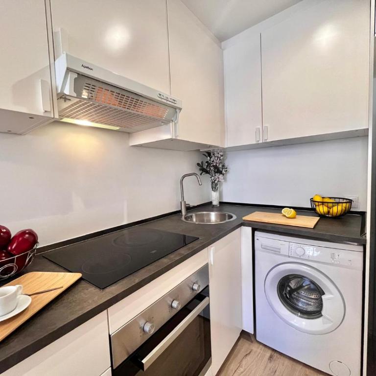 Comfy 1 BR Flat - Bright, Central & Calm - Apartment - 9