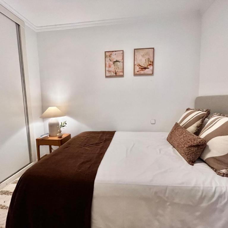 Comfy 1 BR Flat - Bright, Central & Calm - Apartment - 5