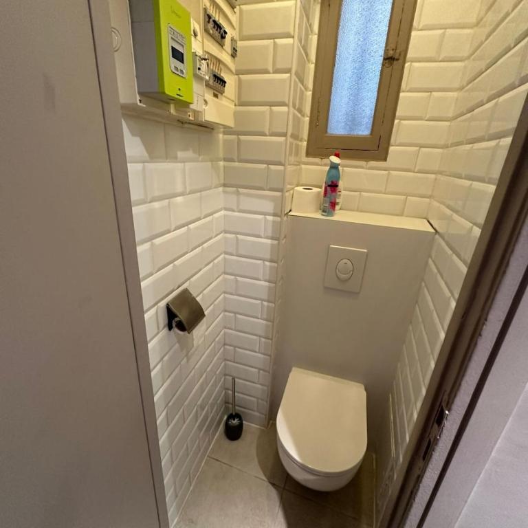 Bright apartment in the 8th arrondissement, Miromesnil, Super Central - Two-Bedroom Apartment - 18