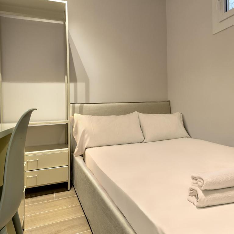 Montcada Born Apartment A - Three-Bedroom Apartment - 25