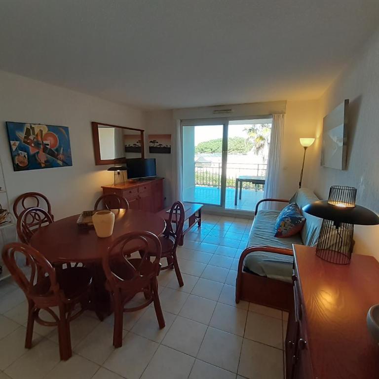 PALMYRA GOLF Très joli 3 Pièces avec clim, piscine couverte, vue golf, Cap d'Agde - Appartement 2 Chambres avec Balcon - 7