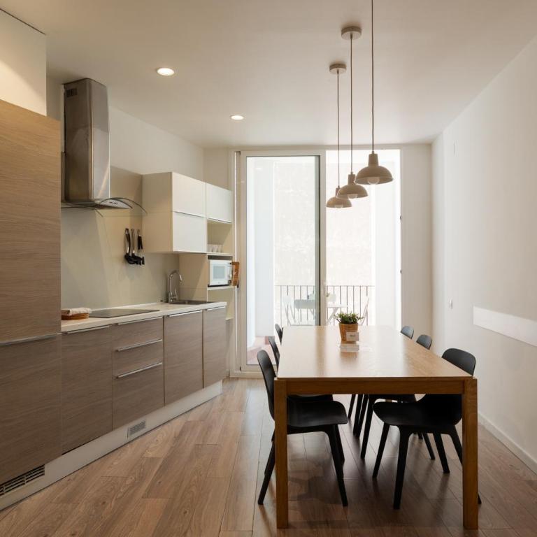 Decô Apartments Barcelona-Eixample - Three-Bedroom Deluxe Apartment - 5