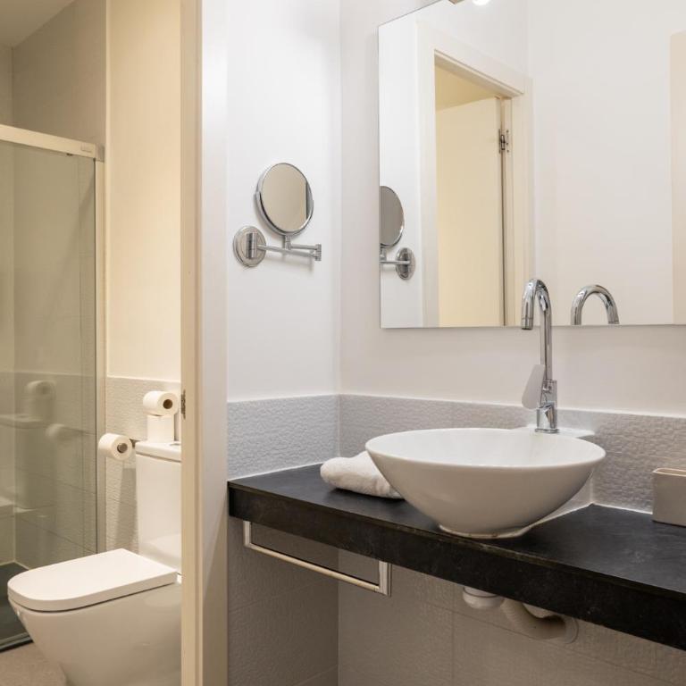 Decô Apartments Barcelona-Eixample - Three-Bedroom Deluxe Apartment - 30