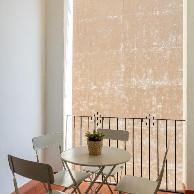Decô Apartments Barcelona-Eixample - Three-Bedroom Deluxe Apartment - 17