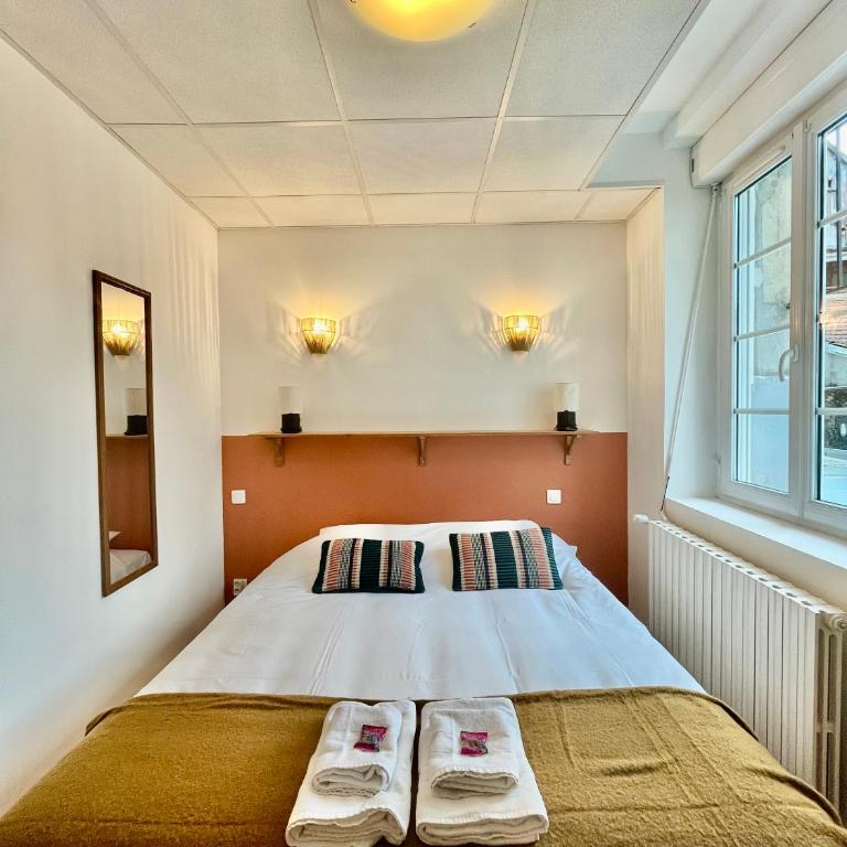 Le Grand Refuge - Chambre 11 - 3 personnes - Chambre Familiale avec Salle de Bains - 15