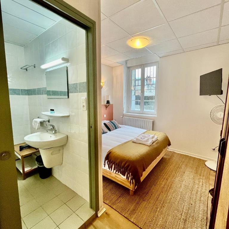 Le Grand Refuge - Chambre 11 - 3 personnes - Chambre Familiale avec Salle de Bains - 23