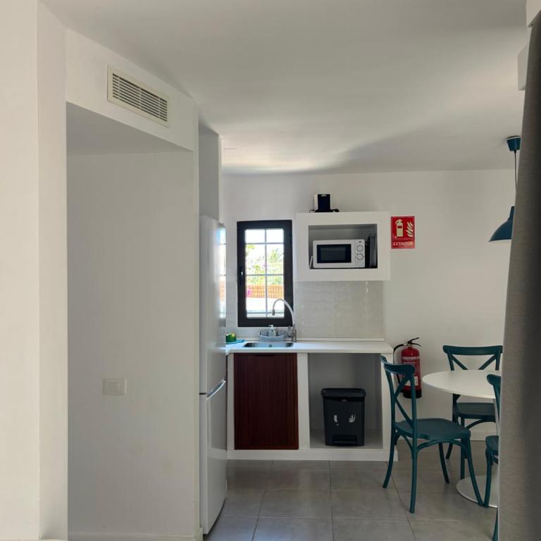 La Concha del Mar - Two-Bedroom Apartment with Terrace - 6