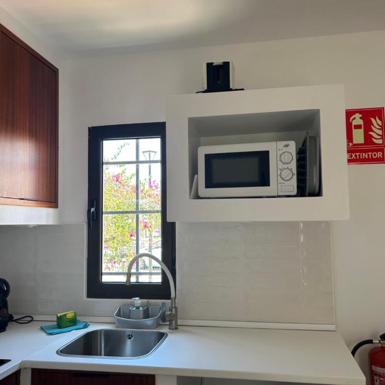 La Concha del Mar - Two-Bedroom Apartment with Terrace - 11