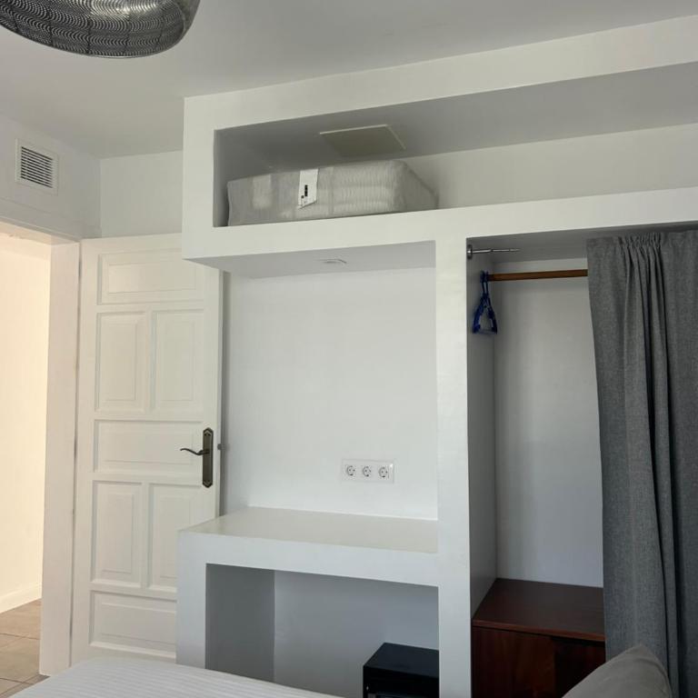 La Concha del Mar - Two-Bedroom Apartment with Terrace - 14