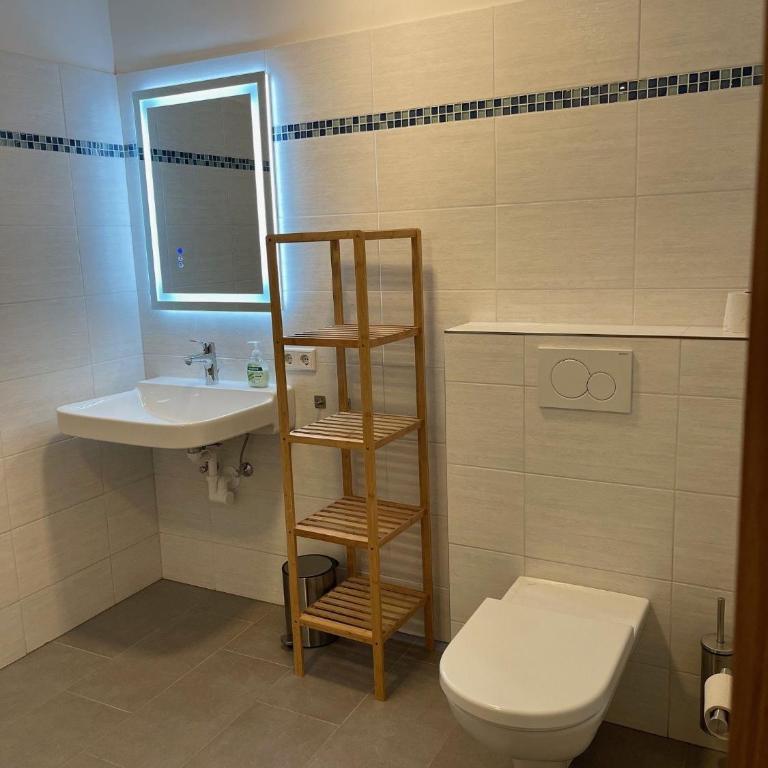 Ferienwohnung Seestern-Mondsee - Two-Bedroom Apartment with Terrace - 7
