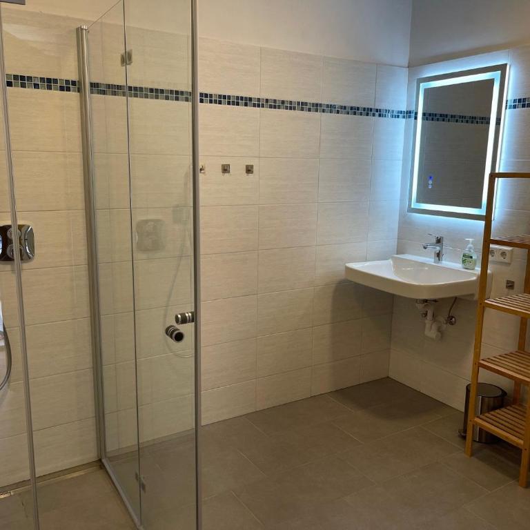 Ferienwohnung Seestern-Mondsee - Two-Bedroom Apartment with Terrace - 8