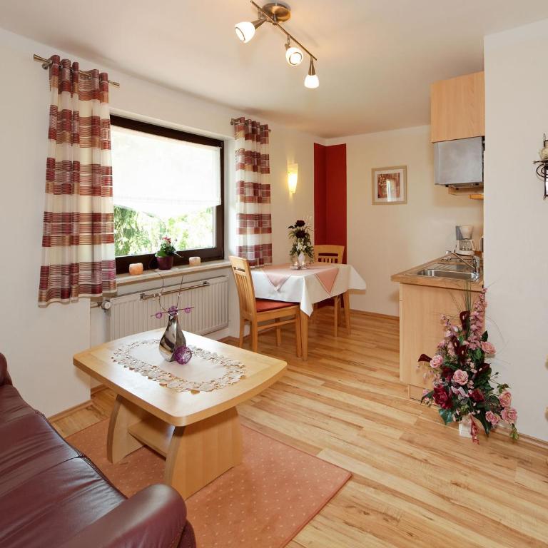 Ferienwohnungen Göstl - Apartment mit 1 Schlafzimmer - 1