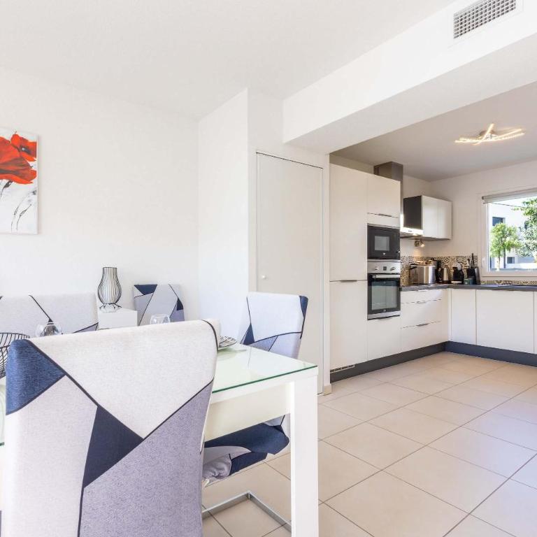 Spacieuse villa moderne à 500m de la plage dans une résidence - Villa - 8