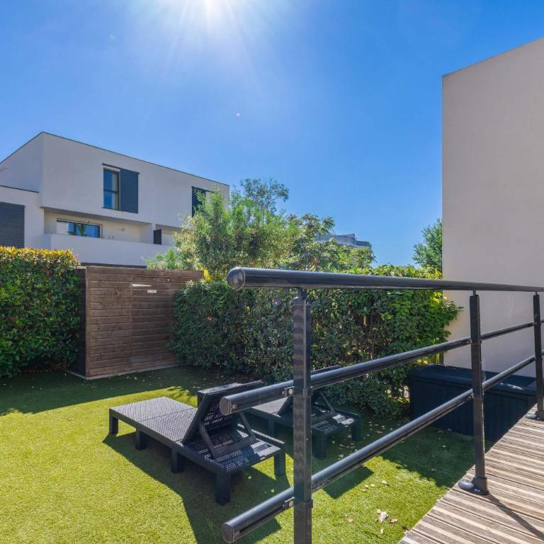 Spacieuse villa moderne à 500m de la plage dans une résidence - Villa - 15