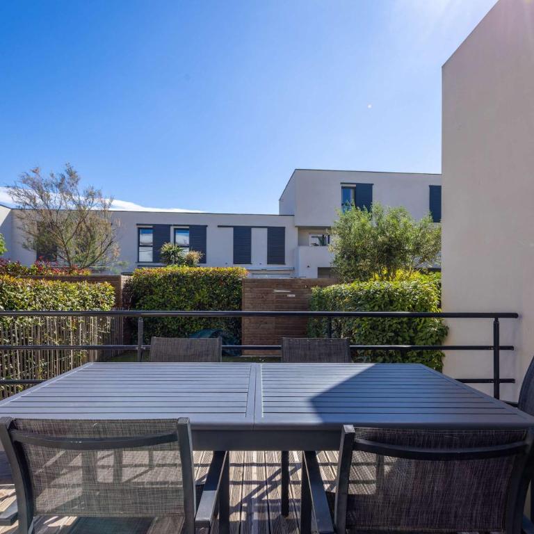 Spacieuse villa moderne à 500m de la plage dans une résidence - Villa - 16