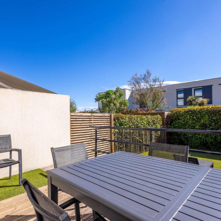Spacieuse villa moderne à 500m de la plage dans une résidence - Villa - 17