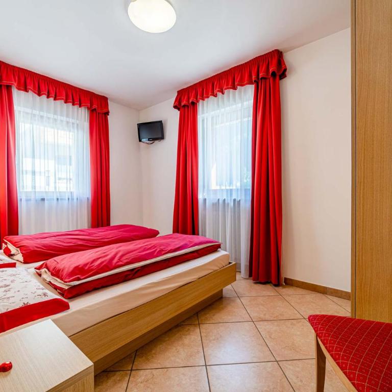 Appartamenti Ciesa Padon - Two-Bedroom Apartment (6 Adults) 3 - 12