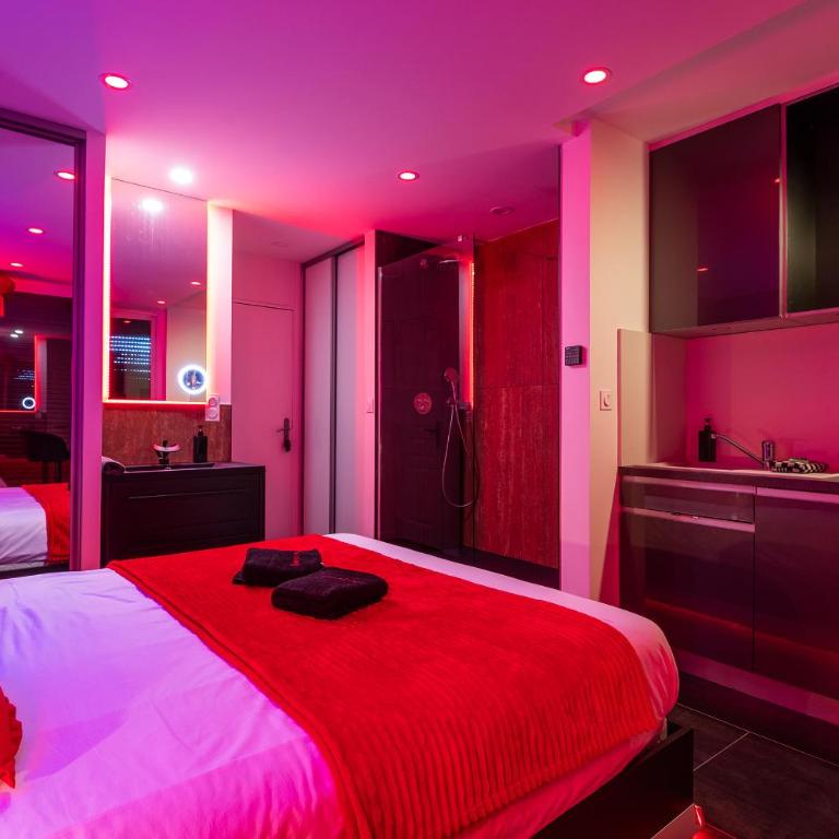 Tokyo Vice - One-Bedroom Apartment - 15