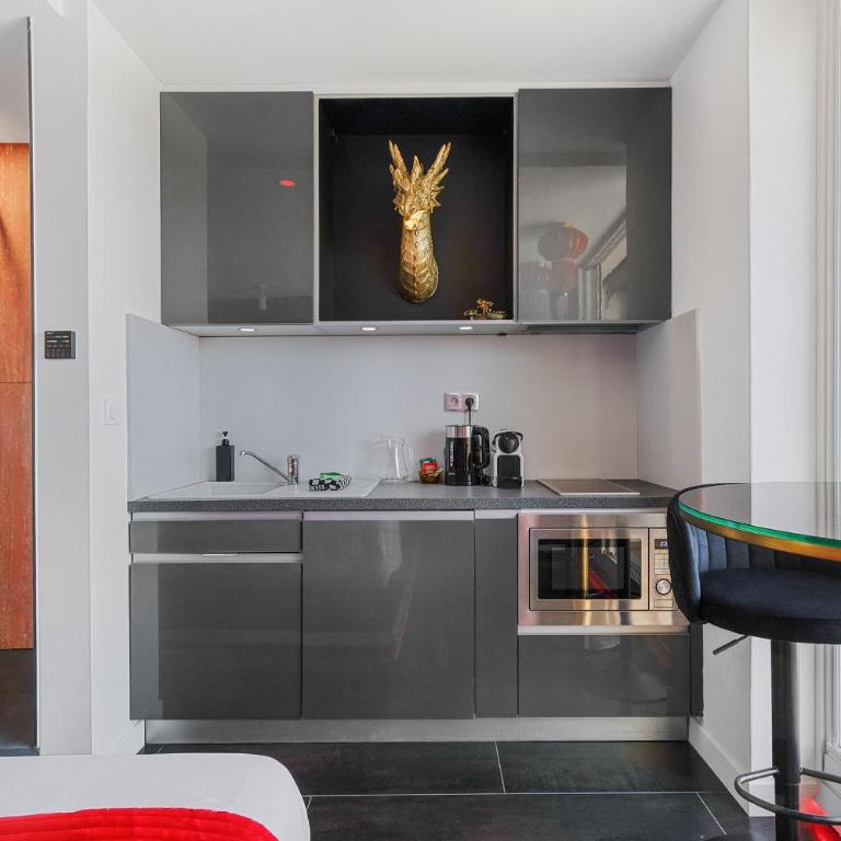 Tokyo Vice - One-Bedroom Apartment - 22